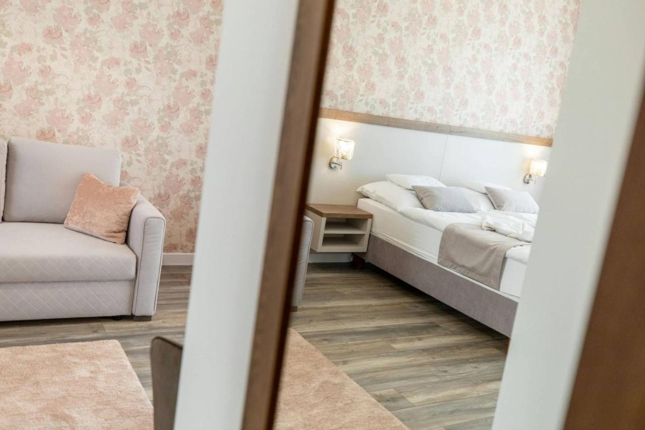 Aszuvilag Rezidencia With Sauna & Jacuzzi Legyesbenye Eksteriør bilde