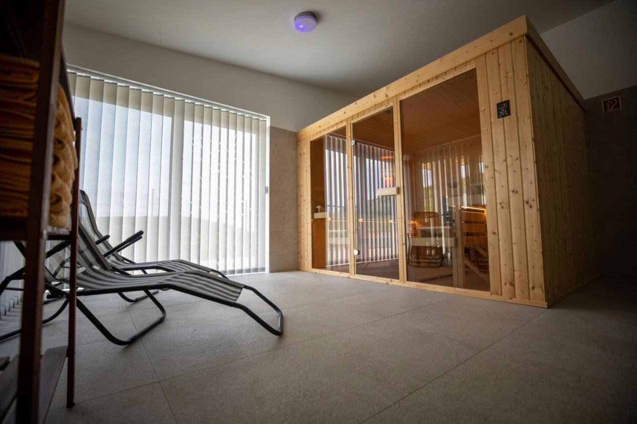 Aszuvilag Rezidencia With Sauna & Jacuzzi Legyesbenye Eksteriør bilde